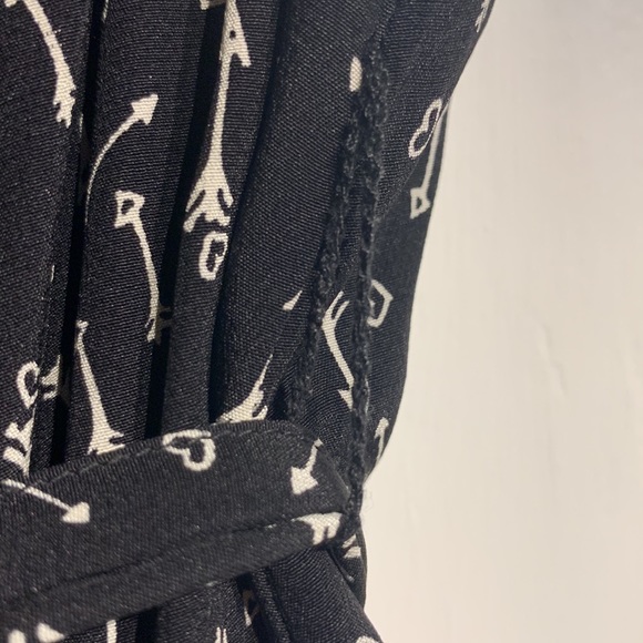 🌟Host Pick🌟 MARCS Australia 100% silk black and white arrows mini dress - Picture 9 of 14
